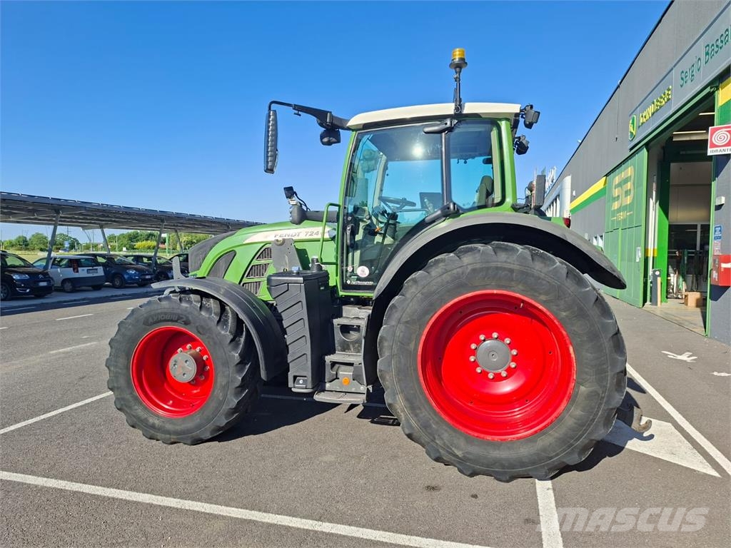 Fendt 724 VARIO Traktorit