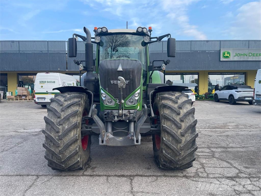 Fendt 826 VARIO Traktoriai