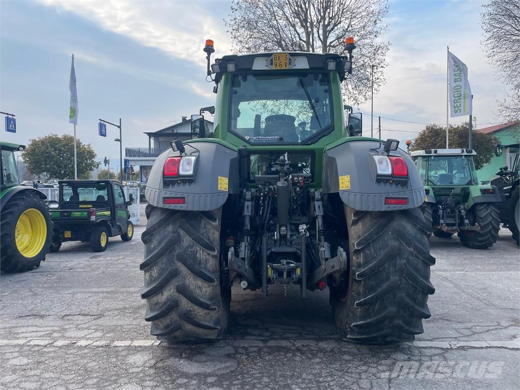 Fendt 826 VARIO Traktoriai