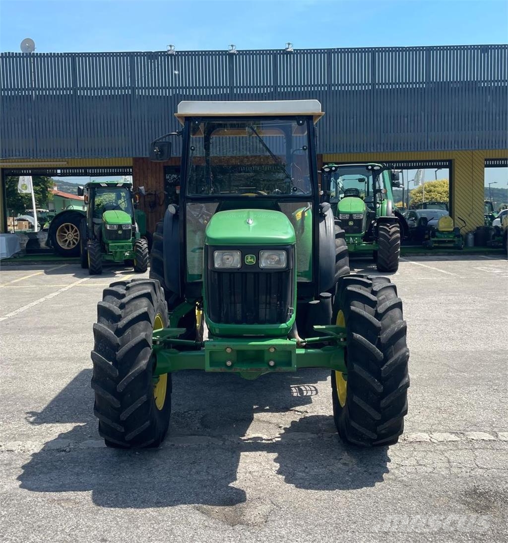 John Deere 5095 M Traktori