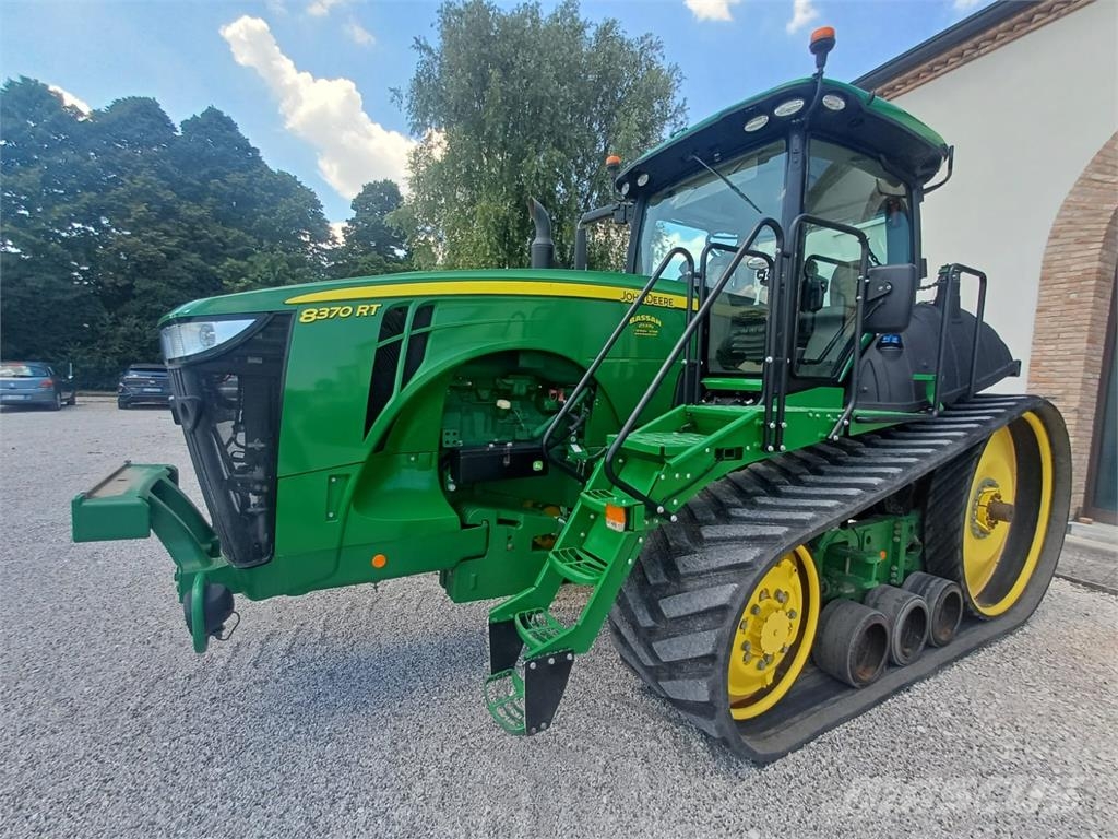 John Deere 8370 RT Traktori