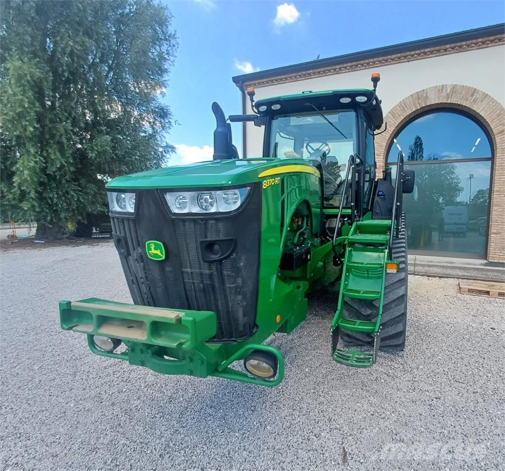 John Deere 8370 RT Traktori