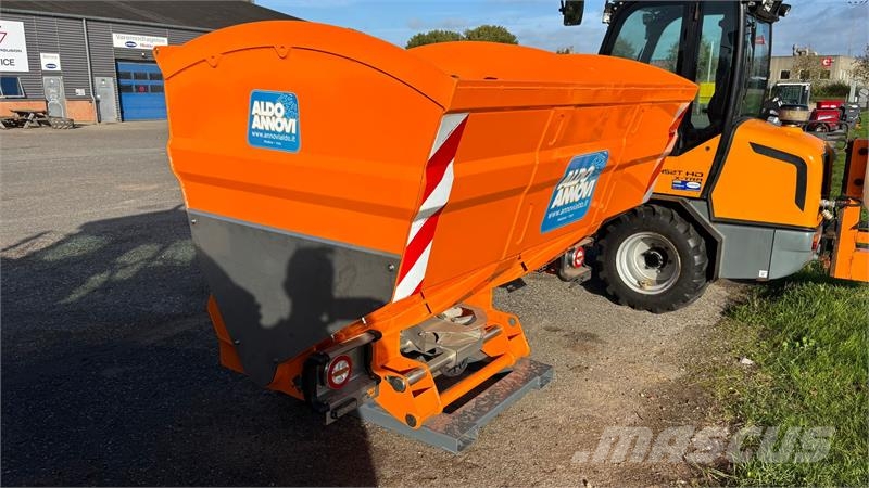Aldo Annovi AA SPG/P 240 2500 liter Розсіювачі солі та піску