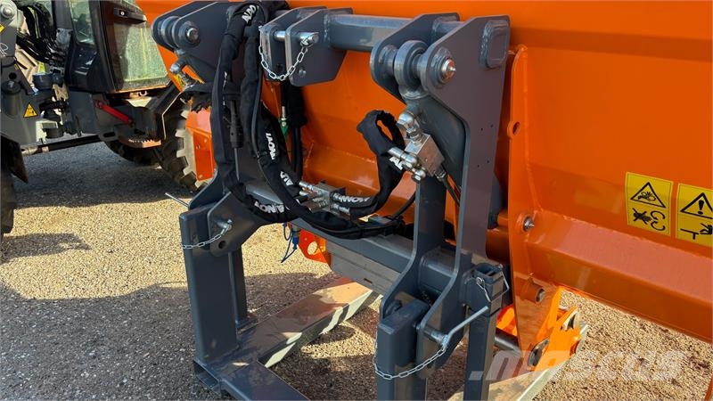 Aldo Annovi AA SPG/P 240 2500 liter Розсіювачі солі та піску