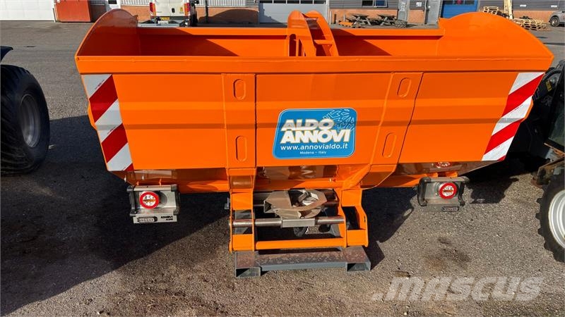 Aldo Annovi AA SPG/P 240 2500 liter Розсіювачі солі та піску