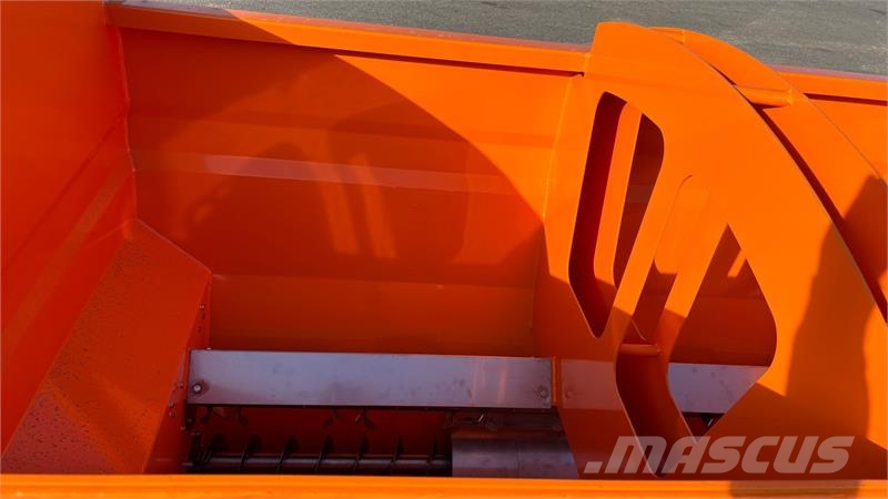 Aldo Annovi AA SPG/P 240 2500 liter Розсіювачі солі та піску