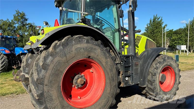 CLAAS AXION 830 CMATIC Traktorok
