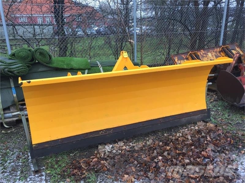 FM 2,5M Snöblad och plogar