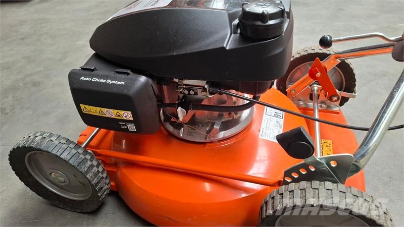 Husqvarna Klippo LB 448. Traktorske kosilice