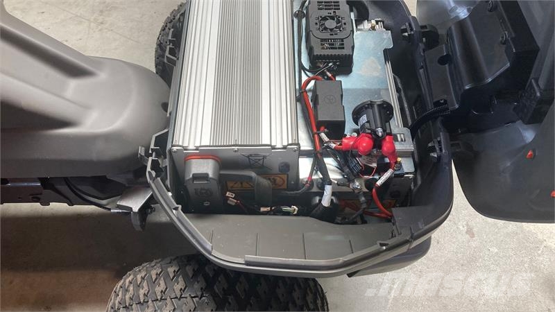 Husqvarna R200IX AWD Long Range Elektrisk Traktorske kosilice