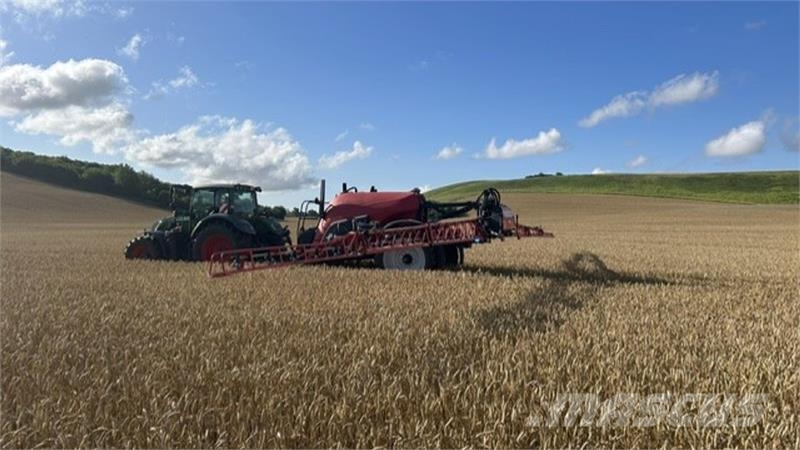 Kverneland iXtrack T4 Anhängespritzen