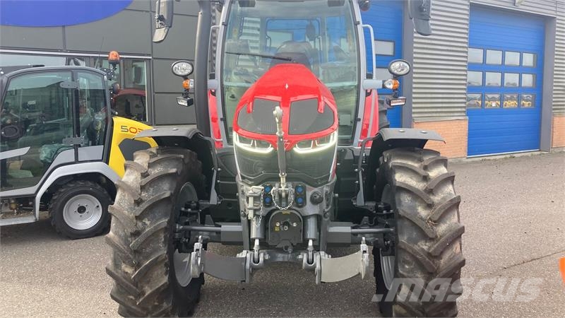 Massey Ferguson 5S.145 Exclusive Dyna-6 Exclusive Traktorer