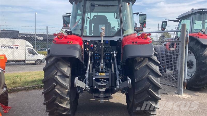 Massey Ferguson 5S.145 Exclusive Dyna-6 Exclusive Traktorer