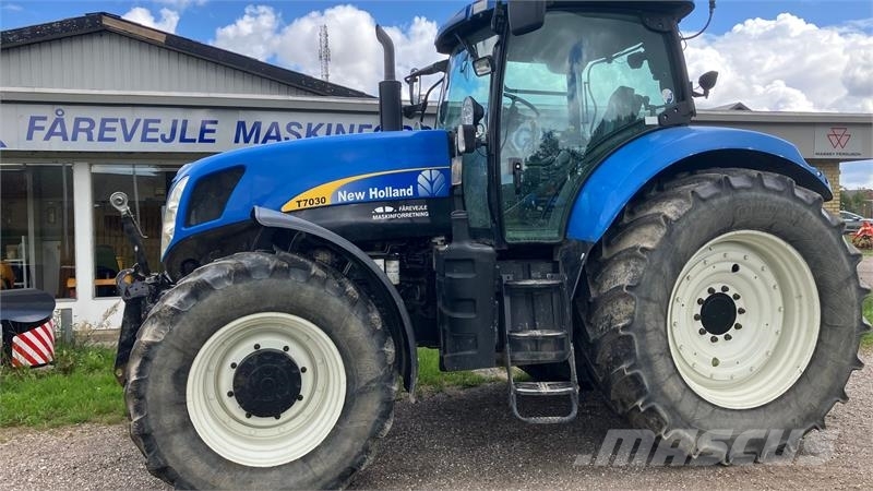 New Holland T7030