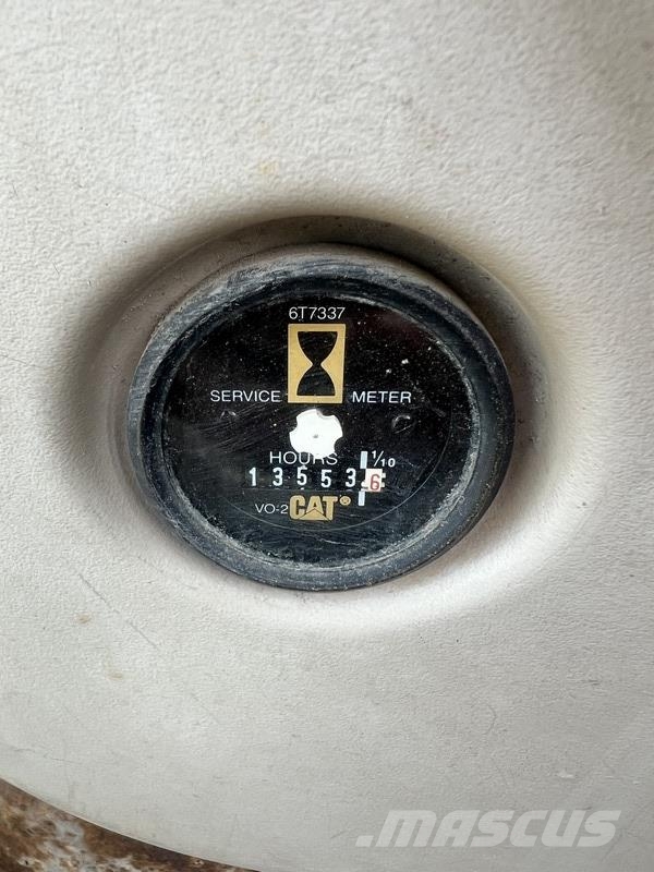CAT 330. Bagri goseničarji