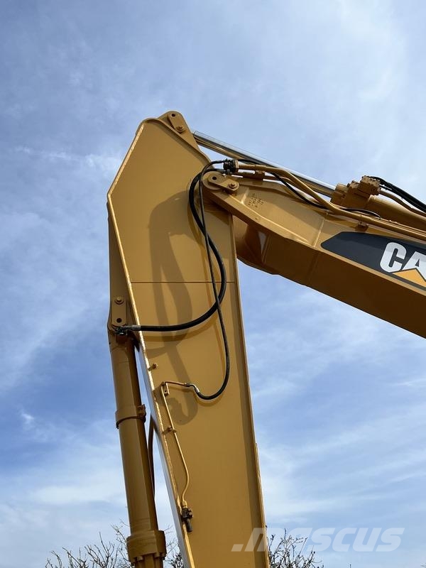 CAT 330. Bagri goseničarji