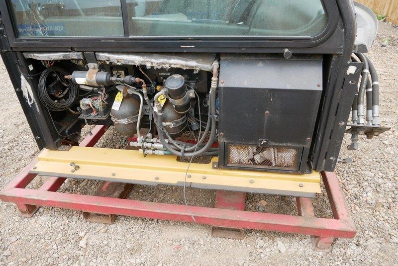 CAT Unused Cab to suit Caterpillar Dumptruck Kloubové dempry