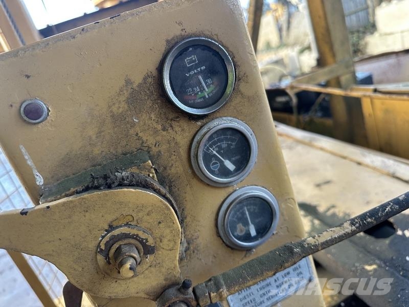 Cleveland / CAT 400 Wheel Trencher lánctalpas dózerek