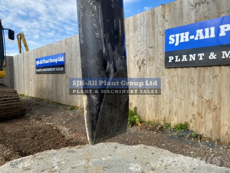 ES Soosan ESB 08 (18 - 26 ton Excavator) Hammers / Breakers