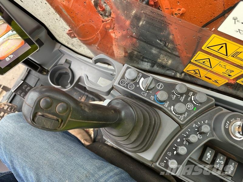 Hitachi ZX130 حفارات زحافة