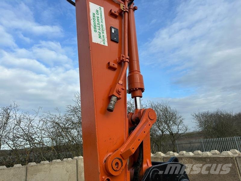 Hitachi ZX130 Roomikekskavaatorid