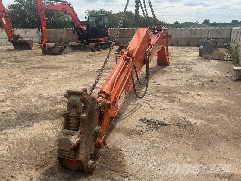 Hitachi ZX130 Kāpurķēžu ekskavatori