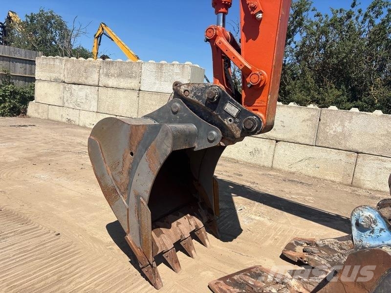 Hitachi ZX130 Excavadoras sobre orugas