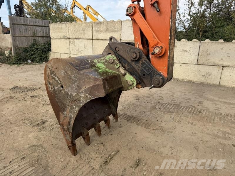 Hitachi ZX130 Excavadoras sobre orugas