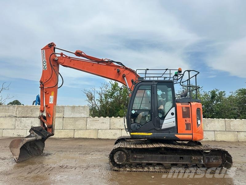 Hitachi ZX135 US-6, 2017, Marea Britanie - Folosit excavatoare pe