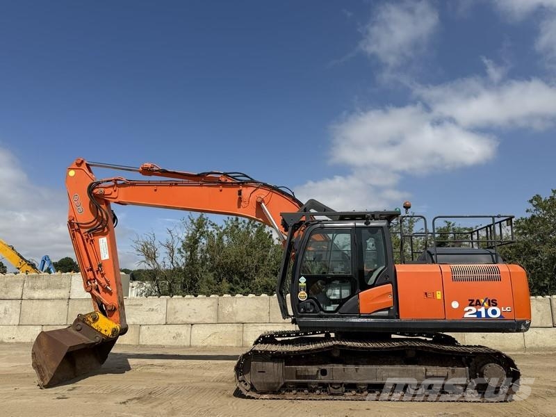 Hitachi ZX210LC-6 حفارات زحافة