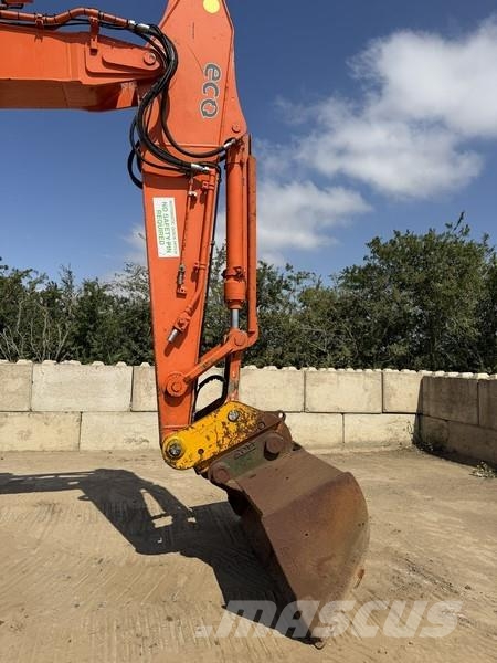 Hitachi ZX210LC-6 حفارات زحافة