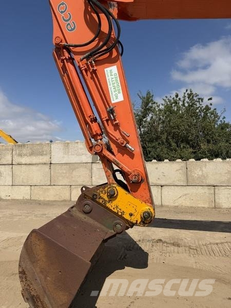Hitachi ZX210LC-6 حفارات زحافة