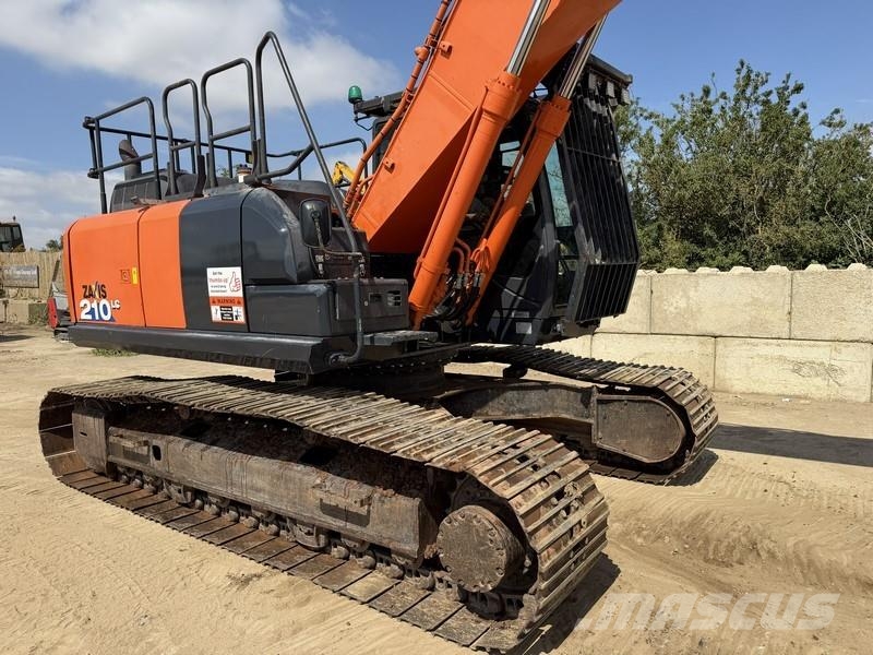 Hitachi ZX210LC-6 حفارات زحافة
