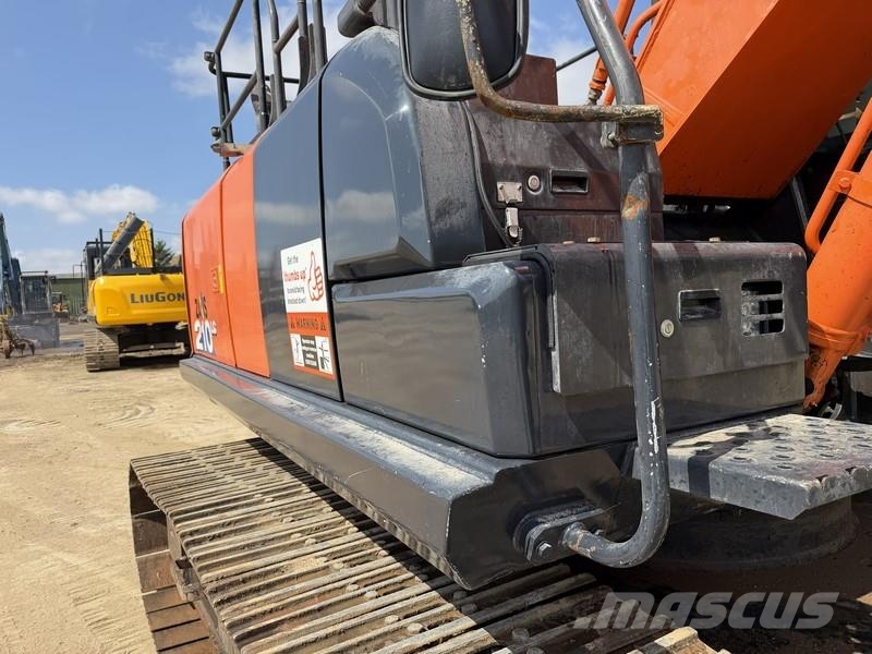 Hitachi ZX210LC-6 حفارات زحافة