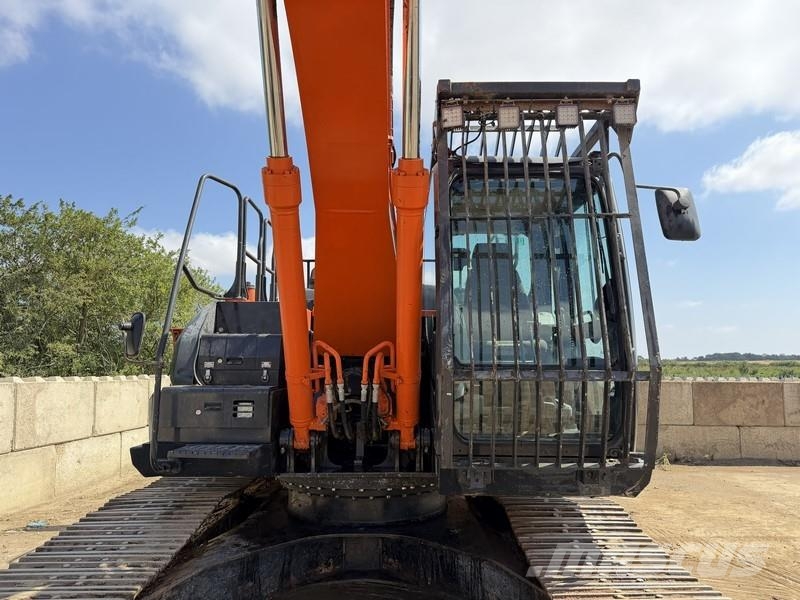 Hitachi ZX210LC-6 حفارات زحافة