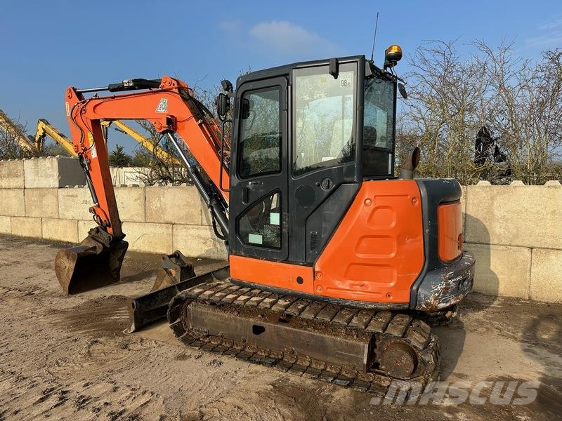 Hitachi ZX65 Midigrävmaskiner 7t - 12t