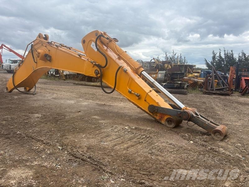 Hyundai Boom and stick for R800 excavator Construction - Others