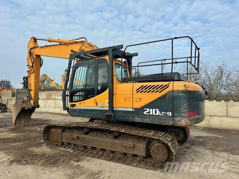 Hyundai R210 Гусеничні екскаватори