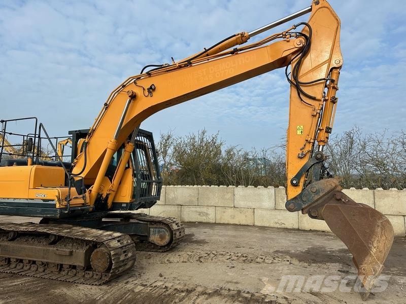Hyundai R210 Гусеничні екскаватори