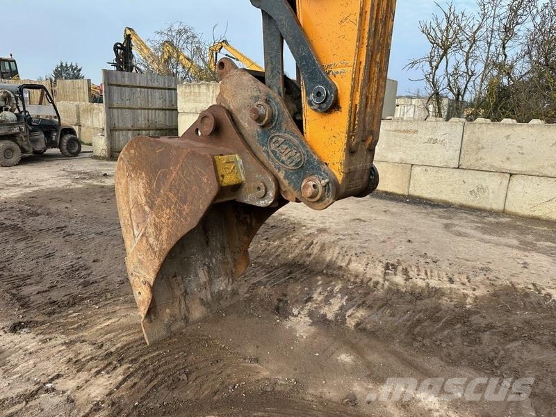 Hyundai R210 Гусеничні екскаватори