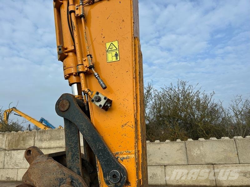 Hyundai R210 Гусеничні екскаватори