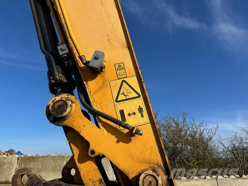 JCB JS180 حفارات زحافة