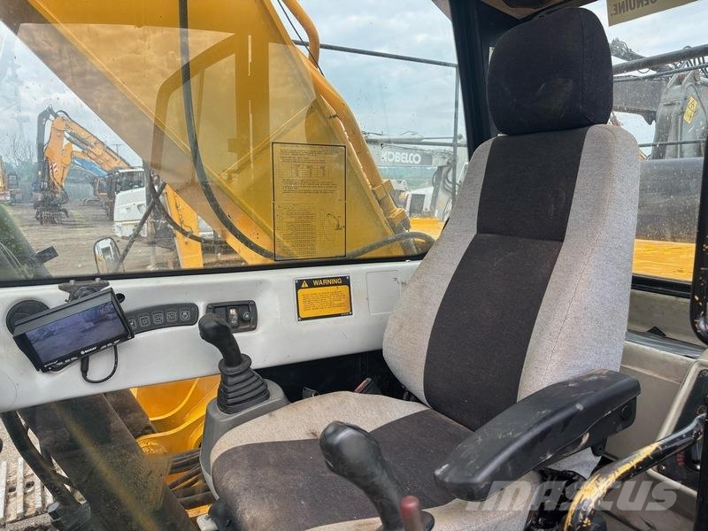 JCB JS330 LC حفارات زحافة