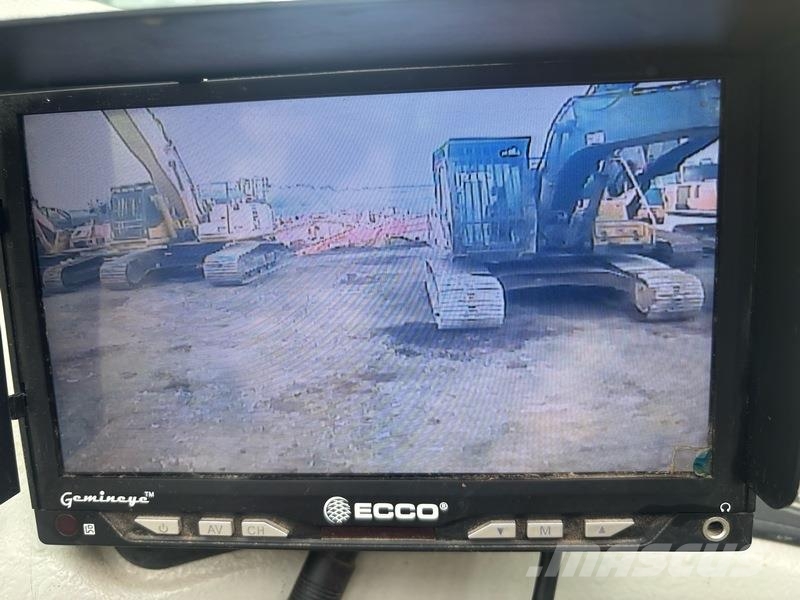 JCB JS330 LC حفارات زحافة