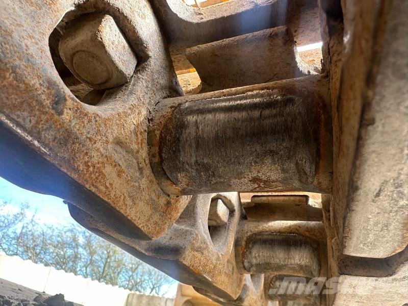 JCB JS370 LC T4 Crawler excavators