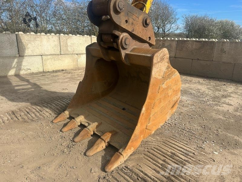 JCB JS370 LC T4 Crawler excavators