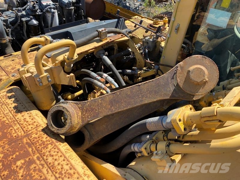 Komatsu PC450LC-8 Crawler excavators