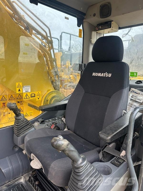 Komatsu PC490LC-11 Bandgrävare