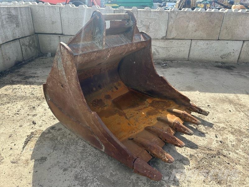 Lehnhoff SQ 80V LSC Quick Hitch With Digging Bucket Buckets
