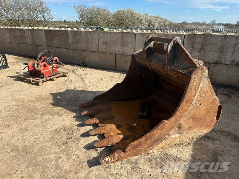 Lehnhoff SQ 80V LSC Quick Hitch With Digging Bucket Buckets